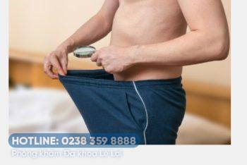 Tinh hoàn to tinh hoàn nhỏ là bị bệnh gì?